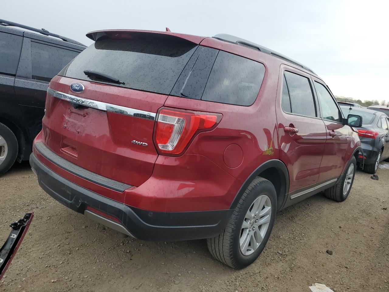 2019 Ford Explorer Xlt - Фото 3