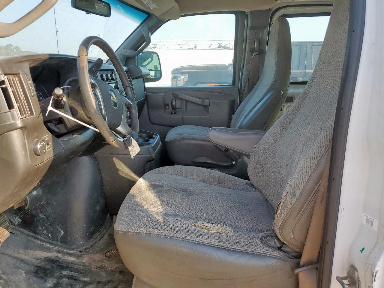 2018 Chevrolet Express 3500 Delivery Van - Фото 7