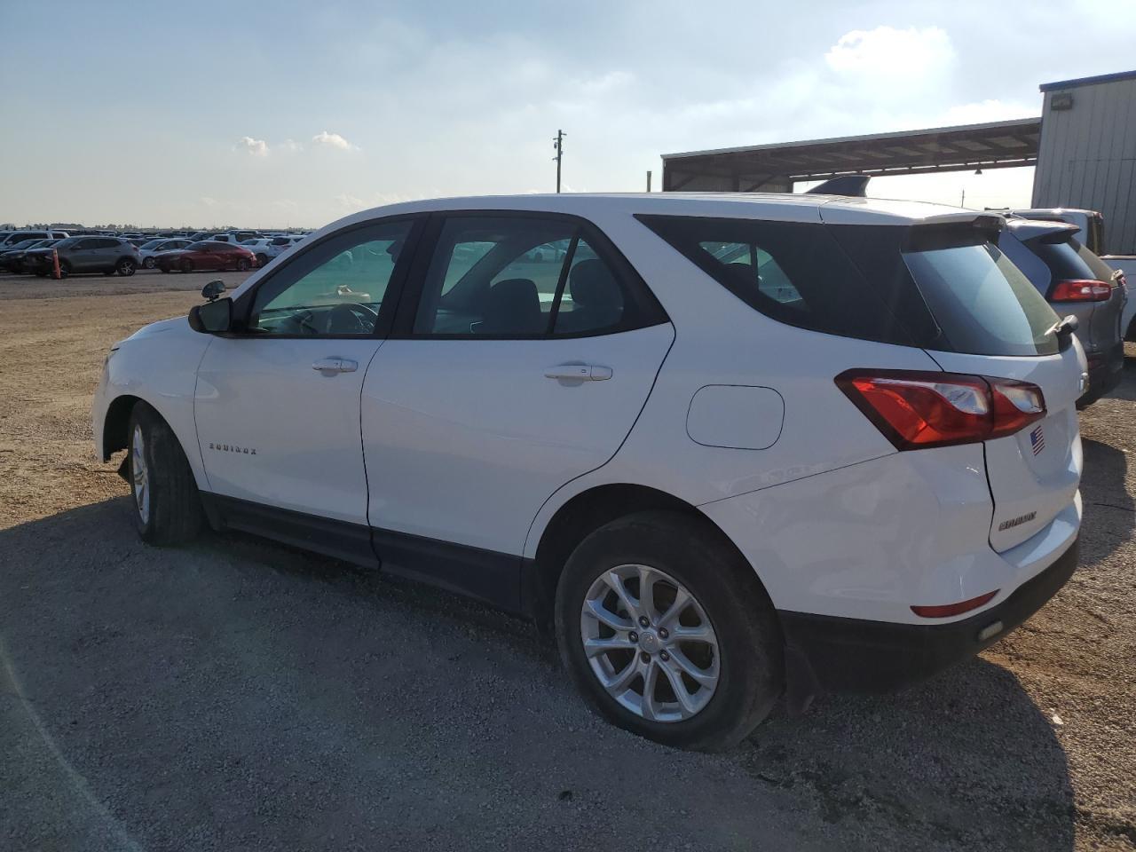 2019 Chevrolet Equinox Ls - Image 2