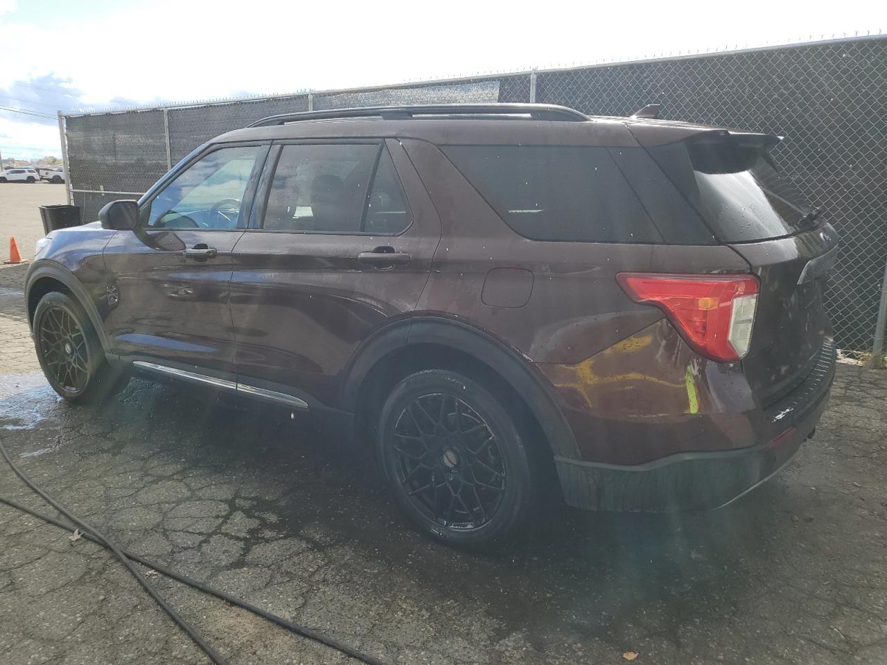 2020 Ford Explorer Xlt - Image 2