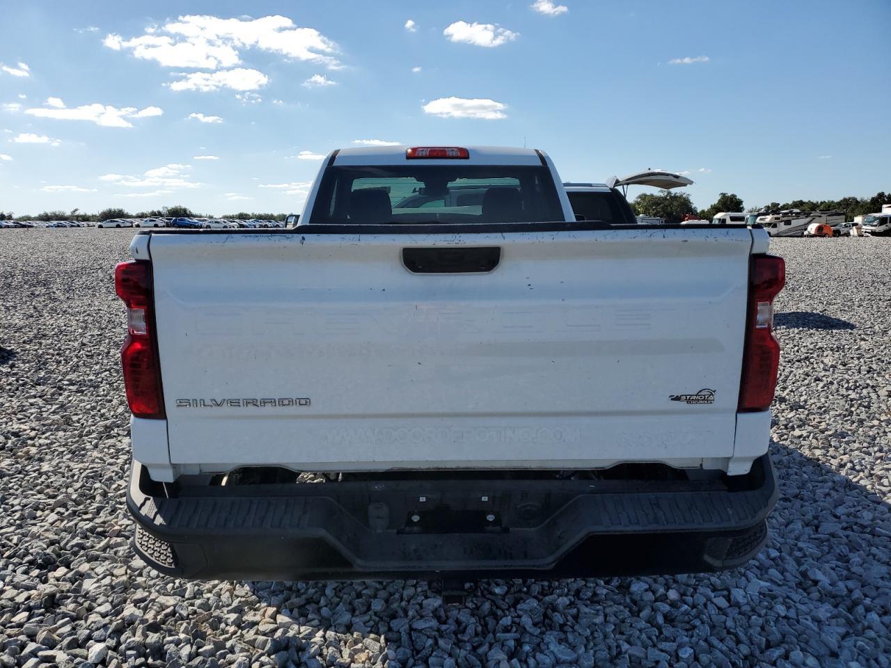 2022 Chevrolet Silverado C1500 - Фото 6