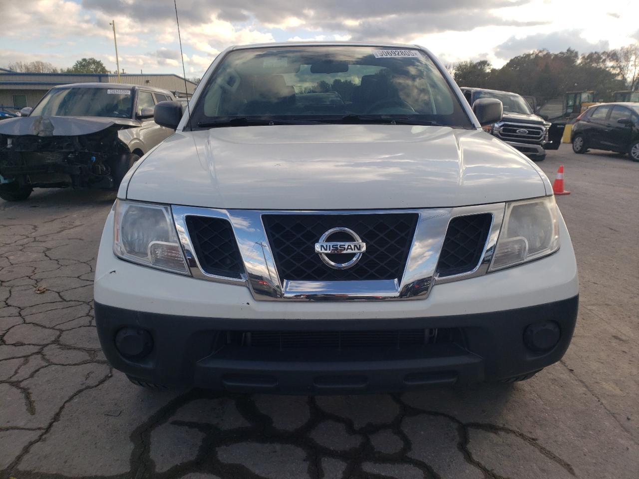 2017 Nissan Frontier S - Image 5