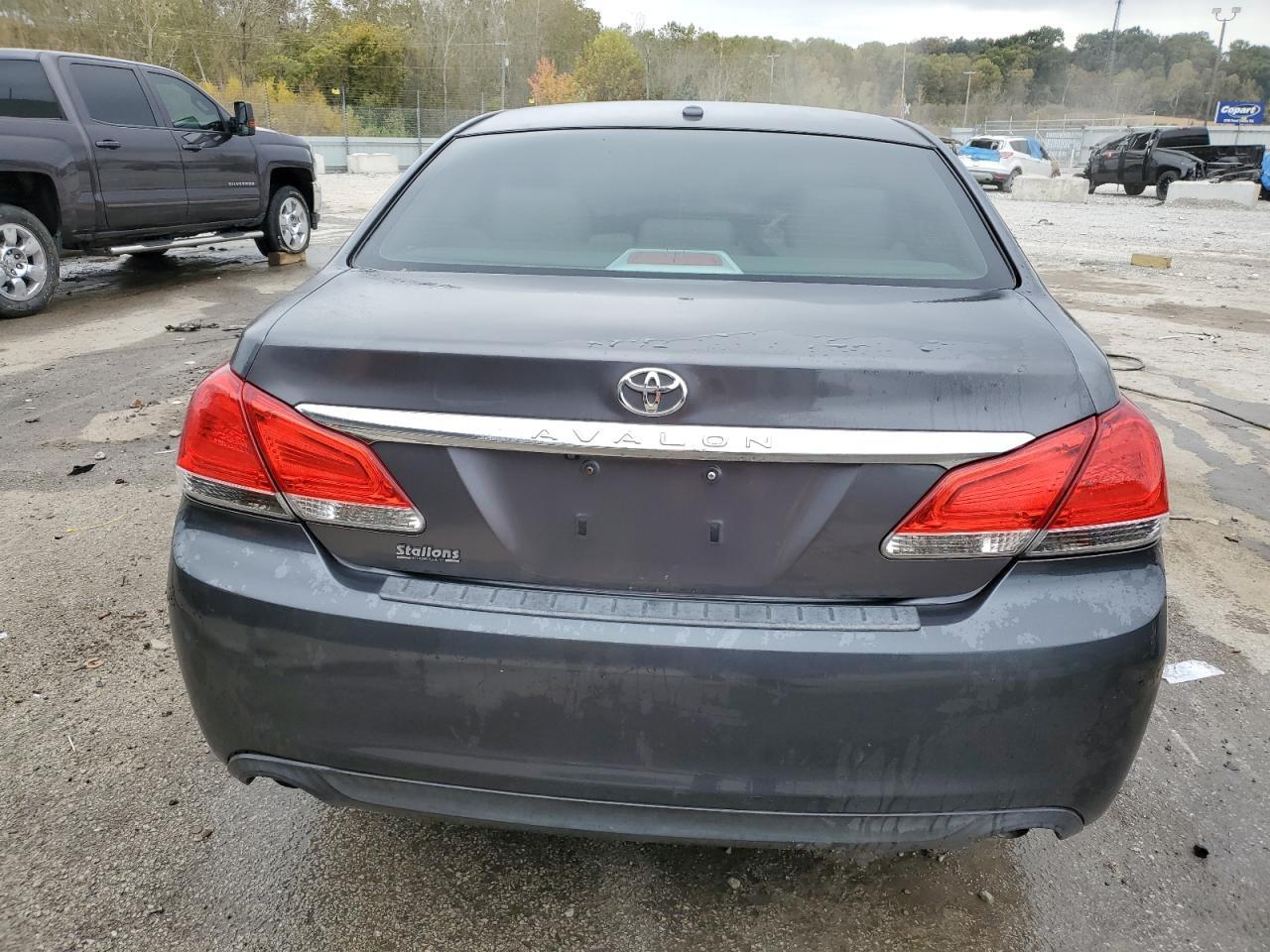 2012 Toyota Avalon Limited - Image 6