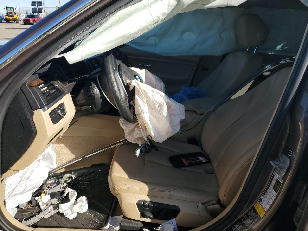 2015 BMW 335 Xi - Image 7