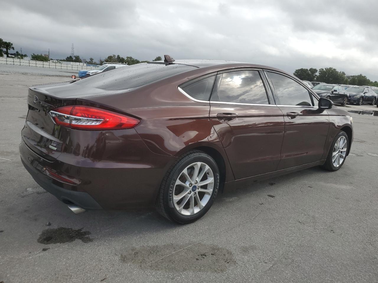2019 Ford Fusion Se - Фото 3