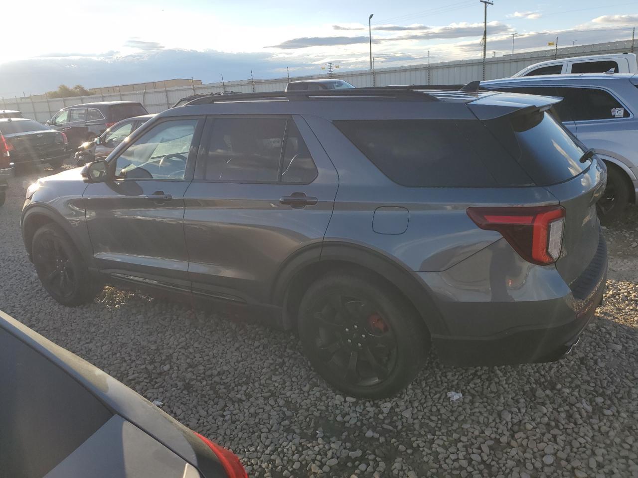 2023 Ford Explorer St - Image 2