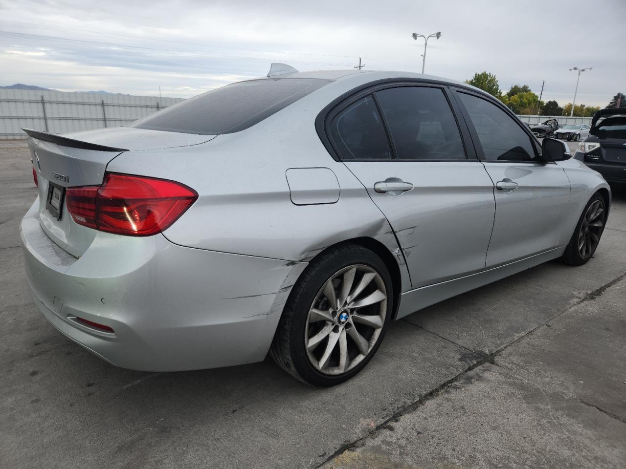 2016 BMW 320 Xi - Фото 3