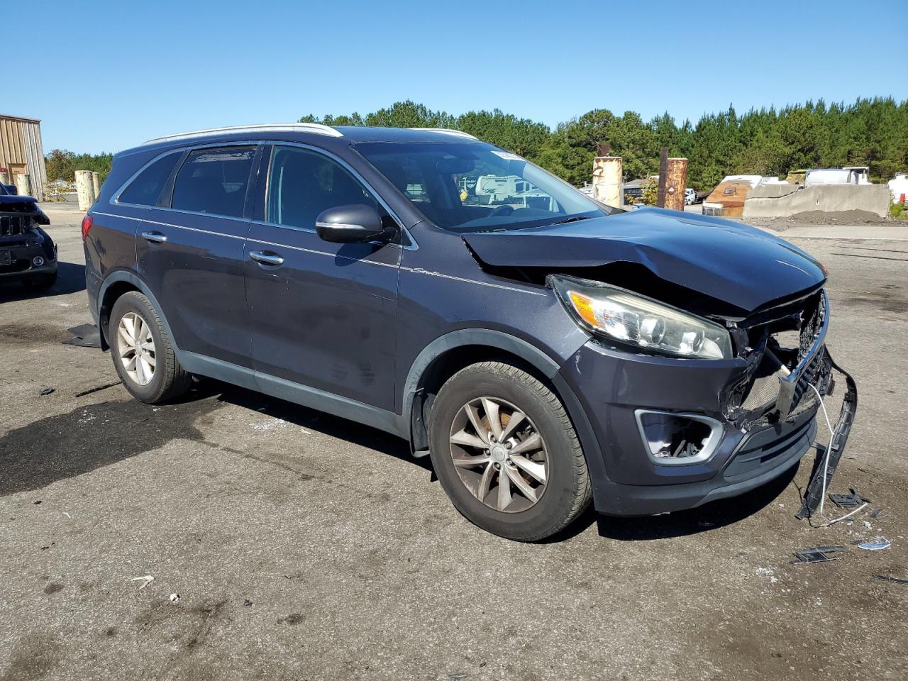 2017 Kia Sorento Lx - Image 4
