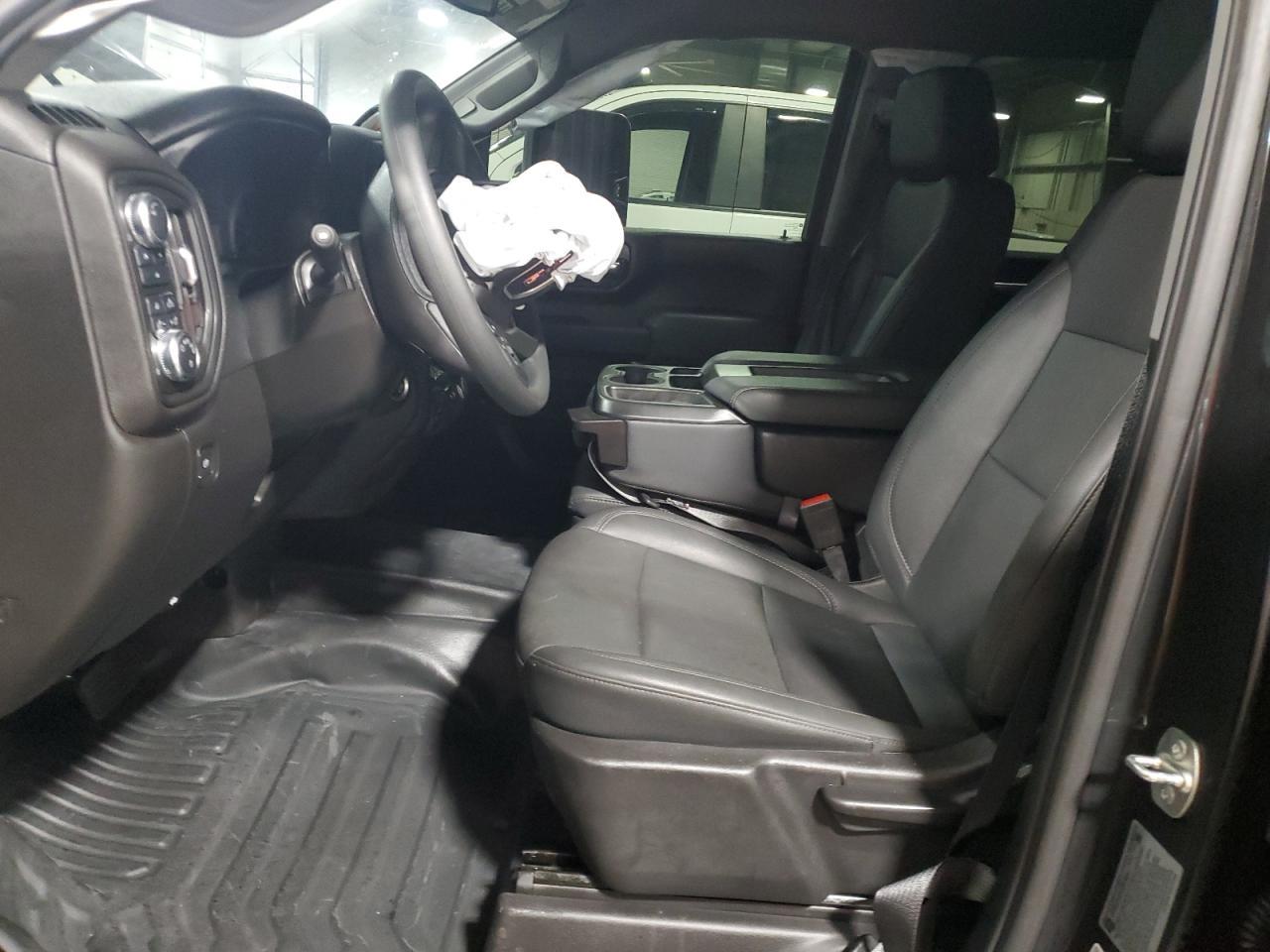 2025 GMC Sierra K3500 - Image 7