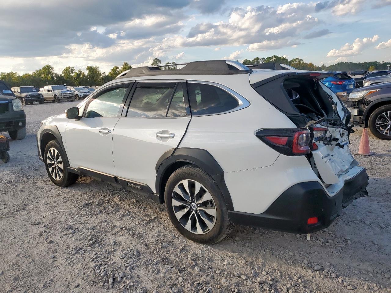 2024 Subaru Outback Touring - Фото 2