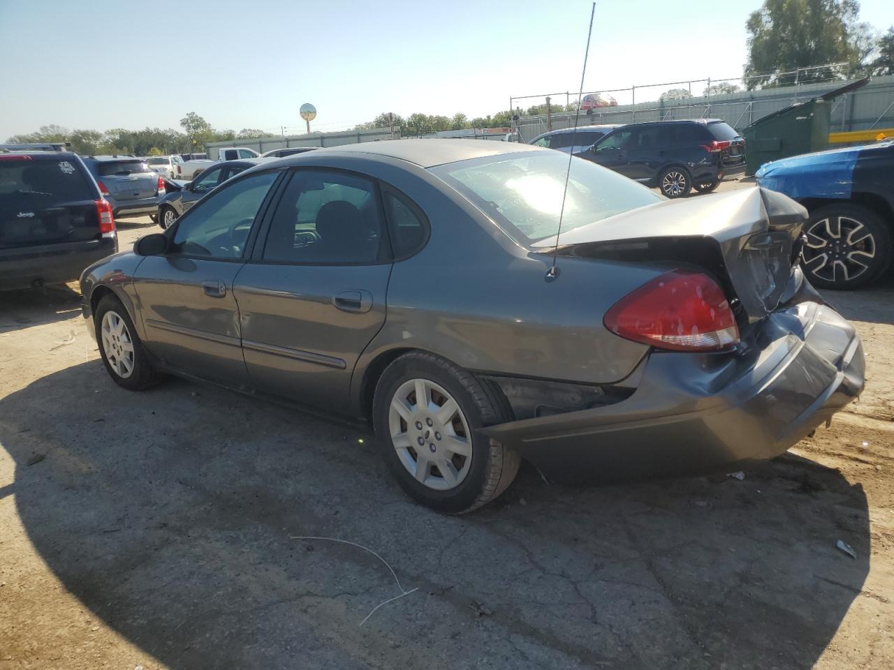 2004 Ford Taurus Se - Фото 2