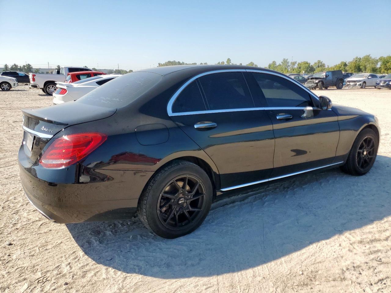 2016 Mercedes-Benz C 300 4Matic - Фото 3