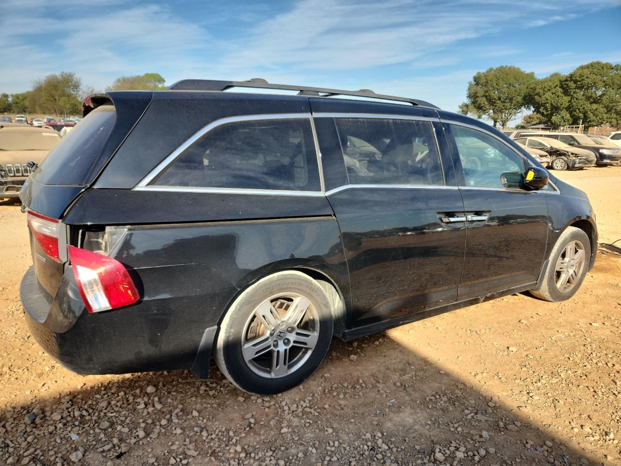 2012 Honda Odyssey Touring - Image 3