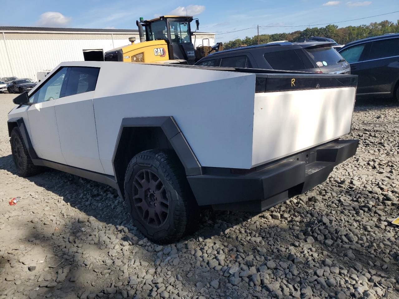 2024 Tesla Cybertruck - Фото 2