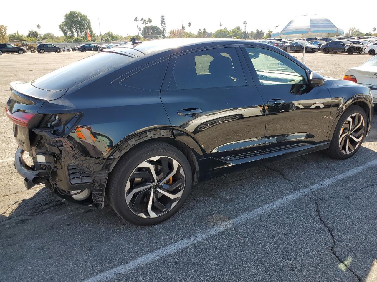 2022 Audi E-Tron Sportback Premium Plus - Фото 3