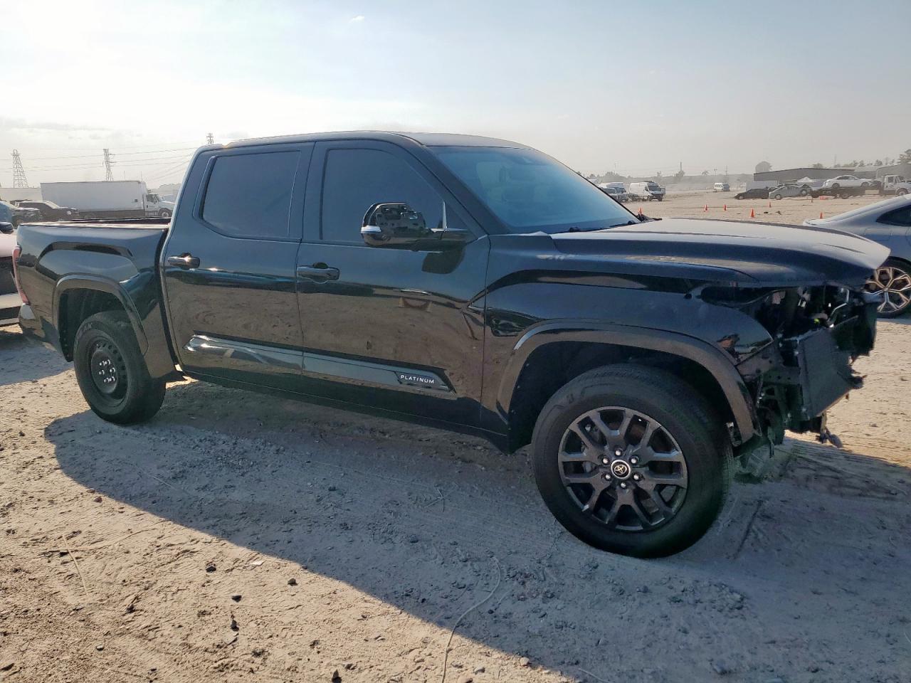 2023 Toyota Tundra Crewmax Platinum - Image 4