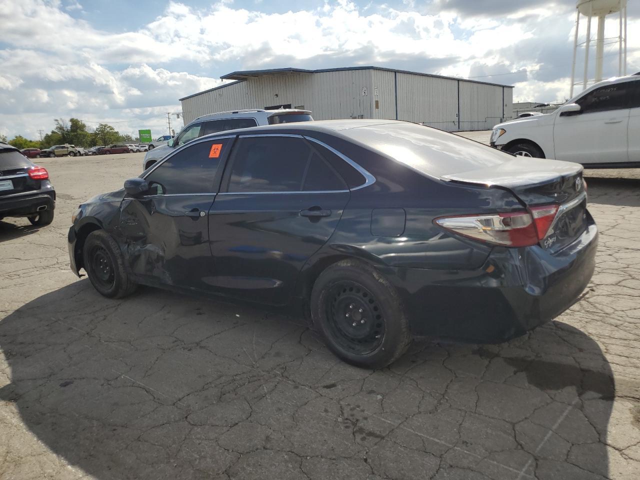 2017 Toyota Camry Le - Фото 2