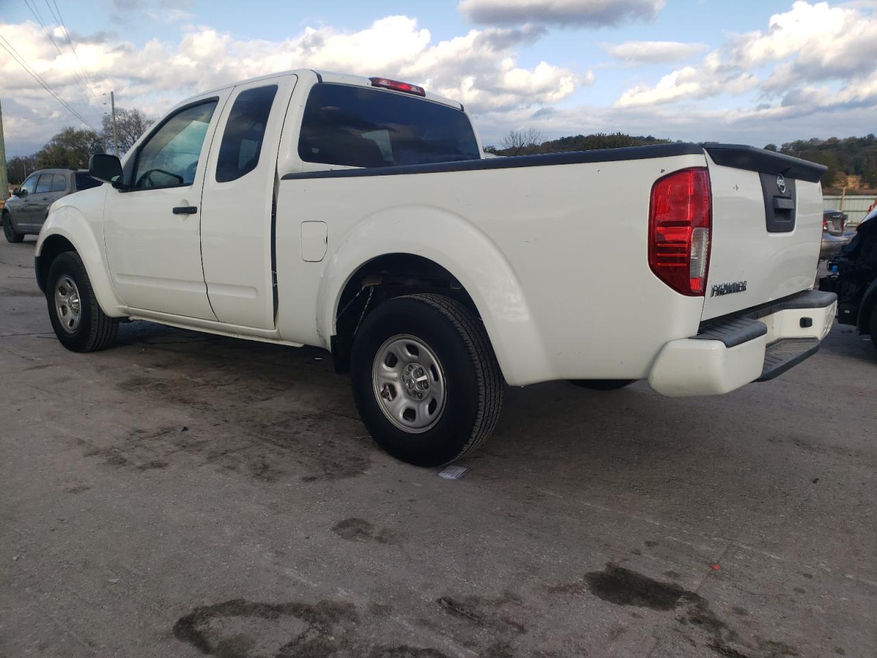 2017 Nissan Frontier S - Image 2