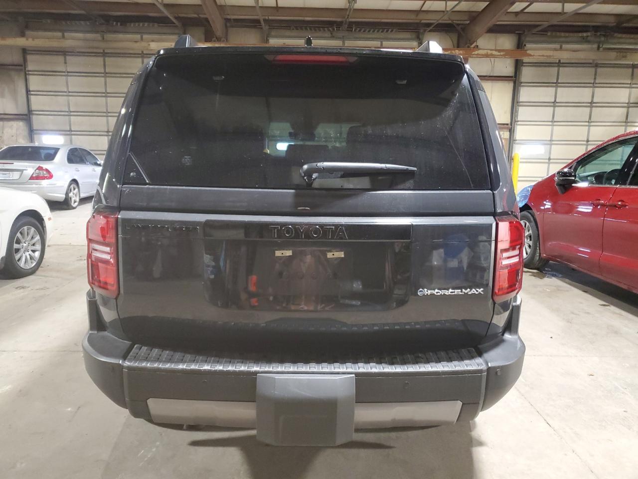 2025 Toyota Land Cruiser Base - Фото 6