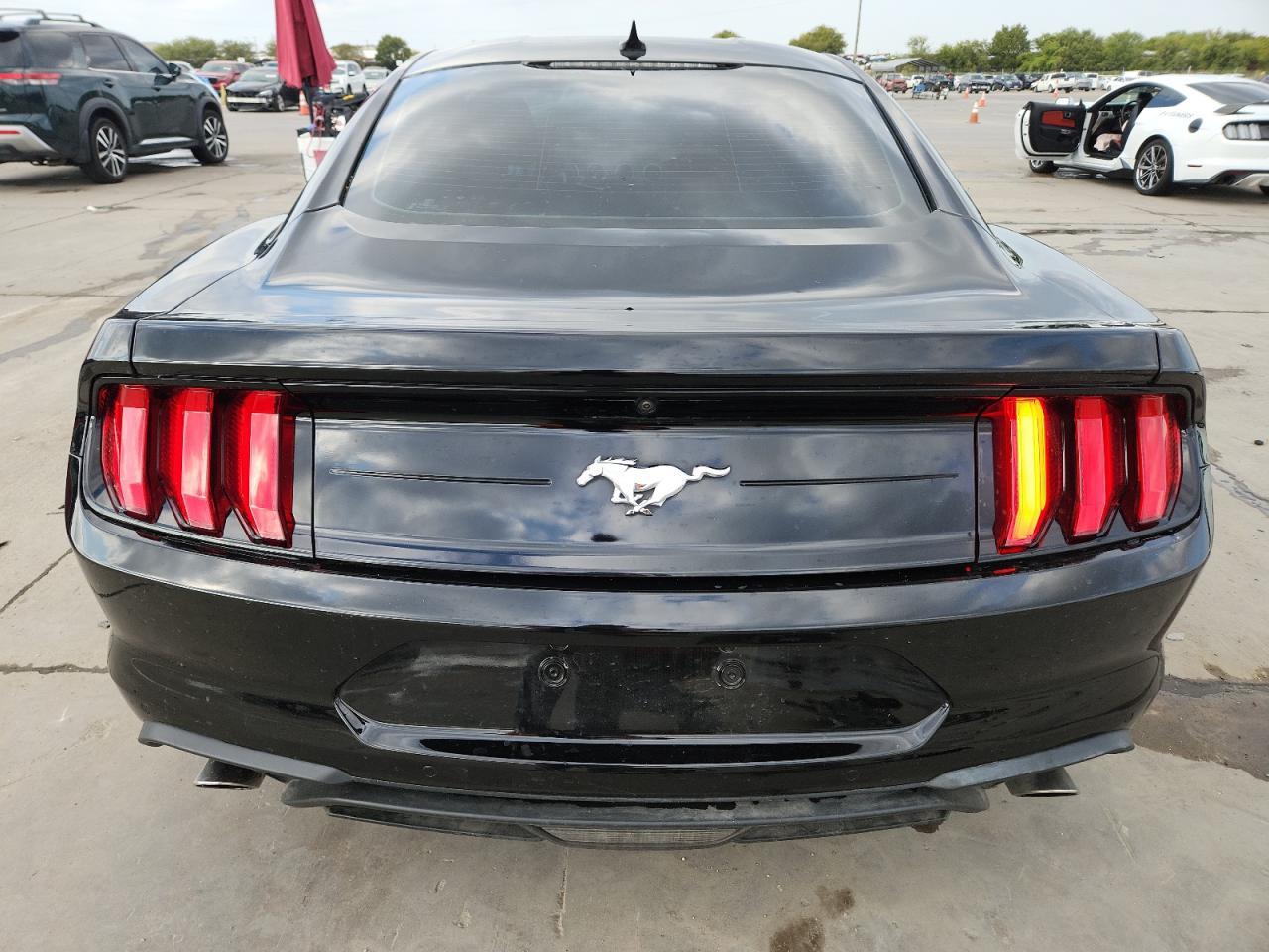 2023 Ford Mustang - Фото 6