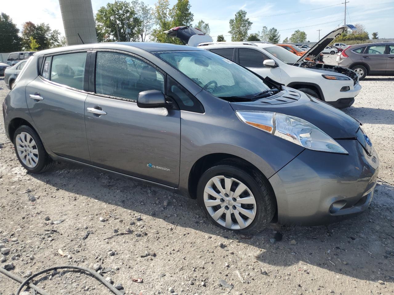 2016 Nissan Leaf S - Image 4