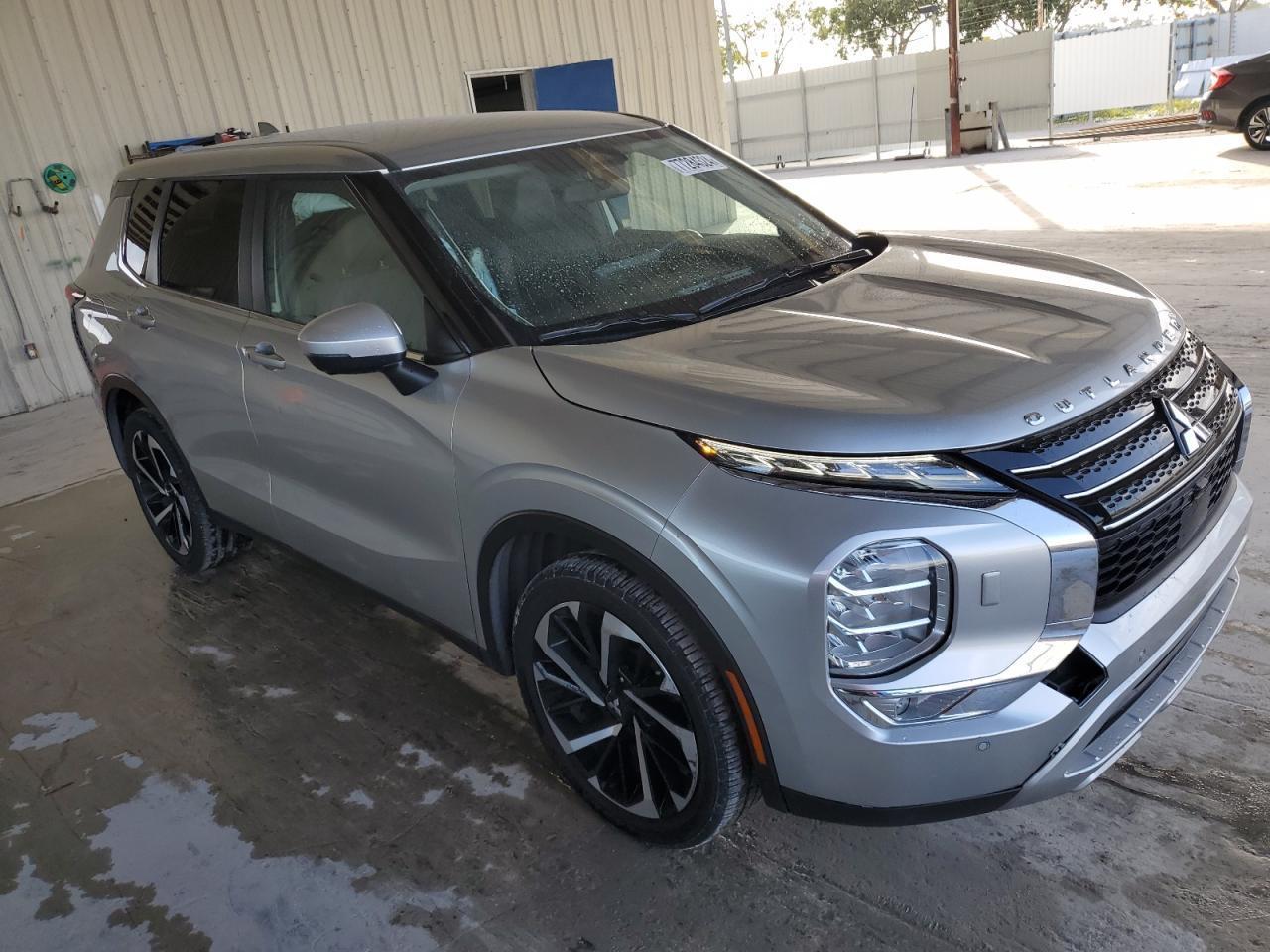 2023 Mitsubishi Outlander Se - Фото 4