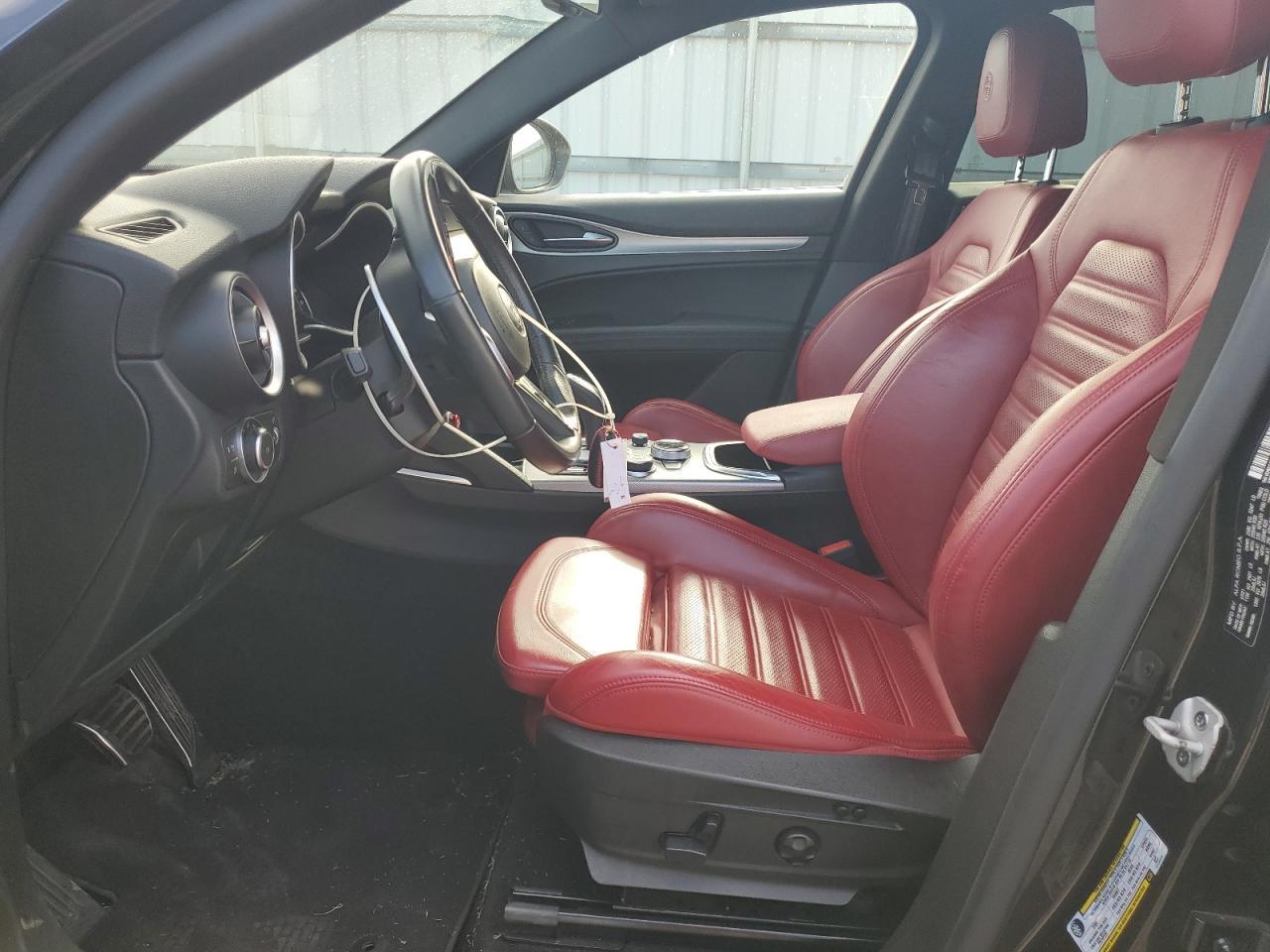 2022 Alfa Romeo Stelvio Ti - Фото 7