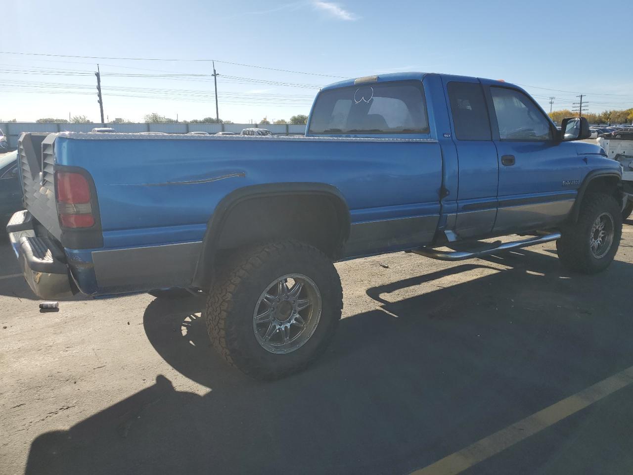 2001 Dodge Ram 2500 - Image 3