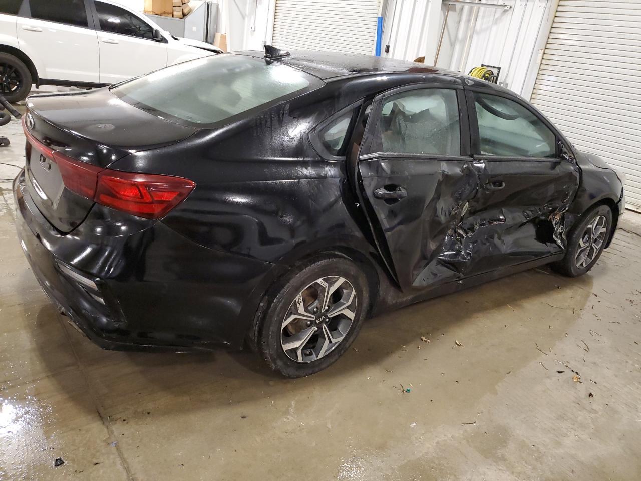 2020 Kia Forte Lxs - Image 3
