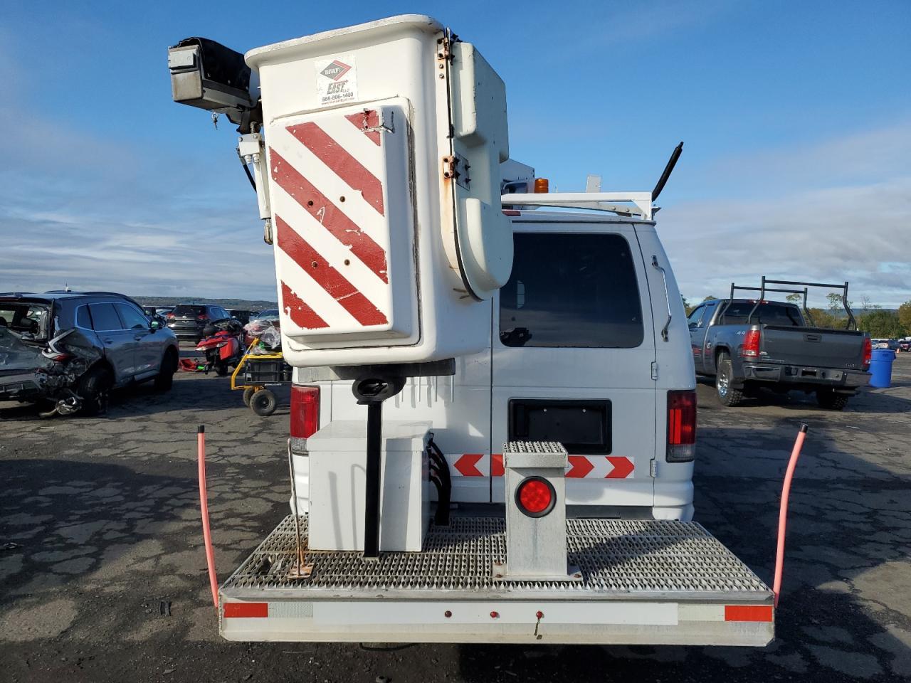2010 Ford Econoline E350 Super Duty Van - Фото 6