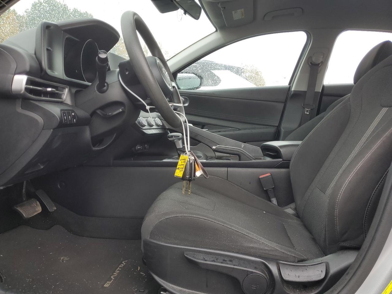 2022 Hyundai Elantra Se - Фото 7