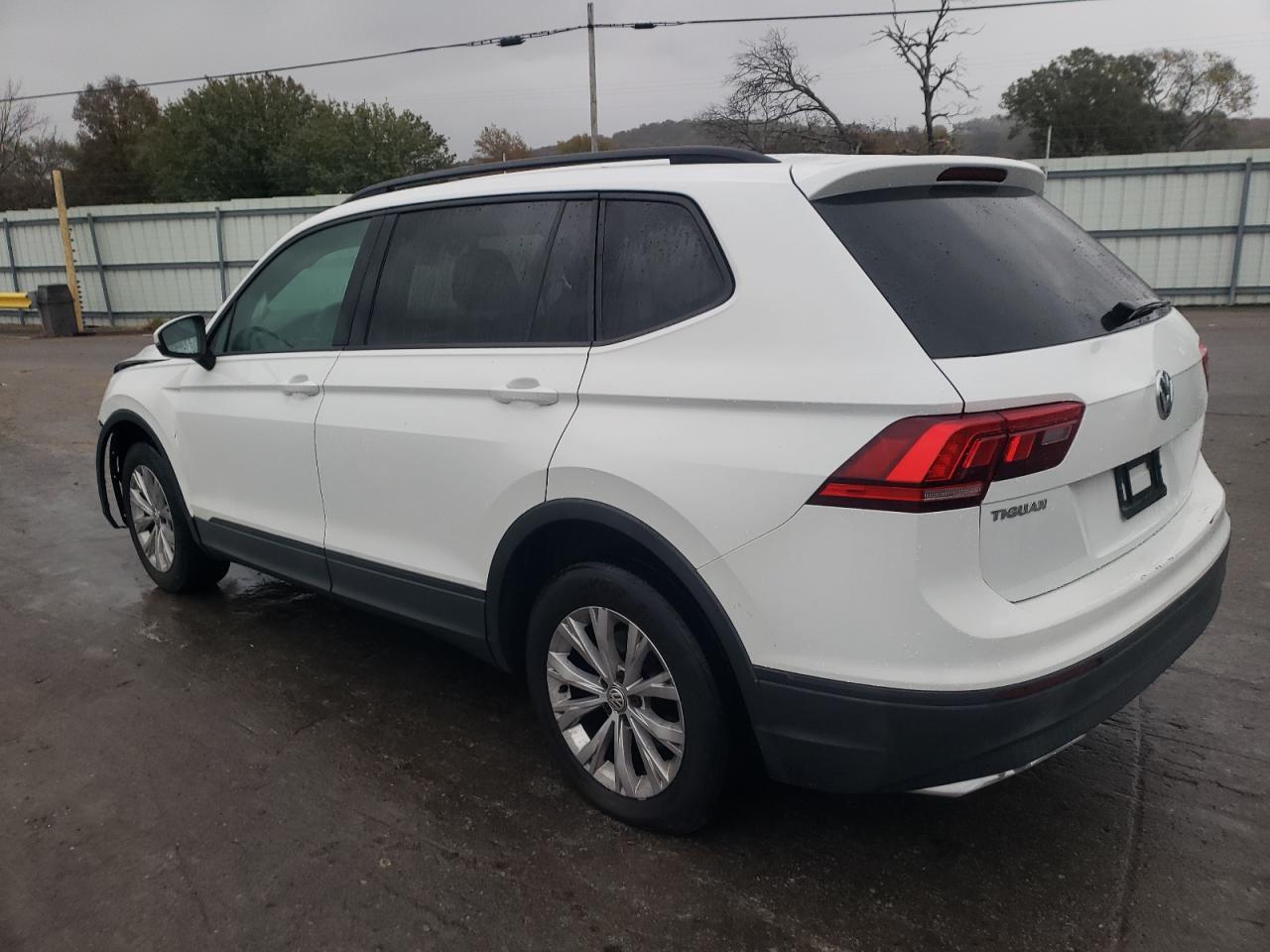 2019 Volkswagen Tiguan S - Фото 2