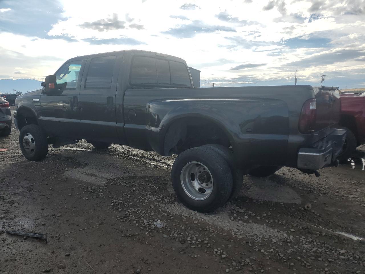 2005 Ford F350 Super Duty - Image 2