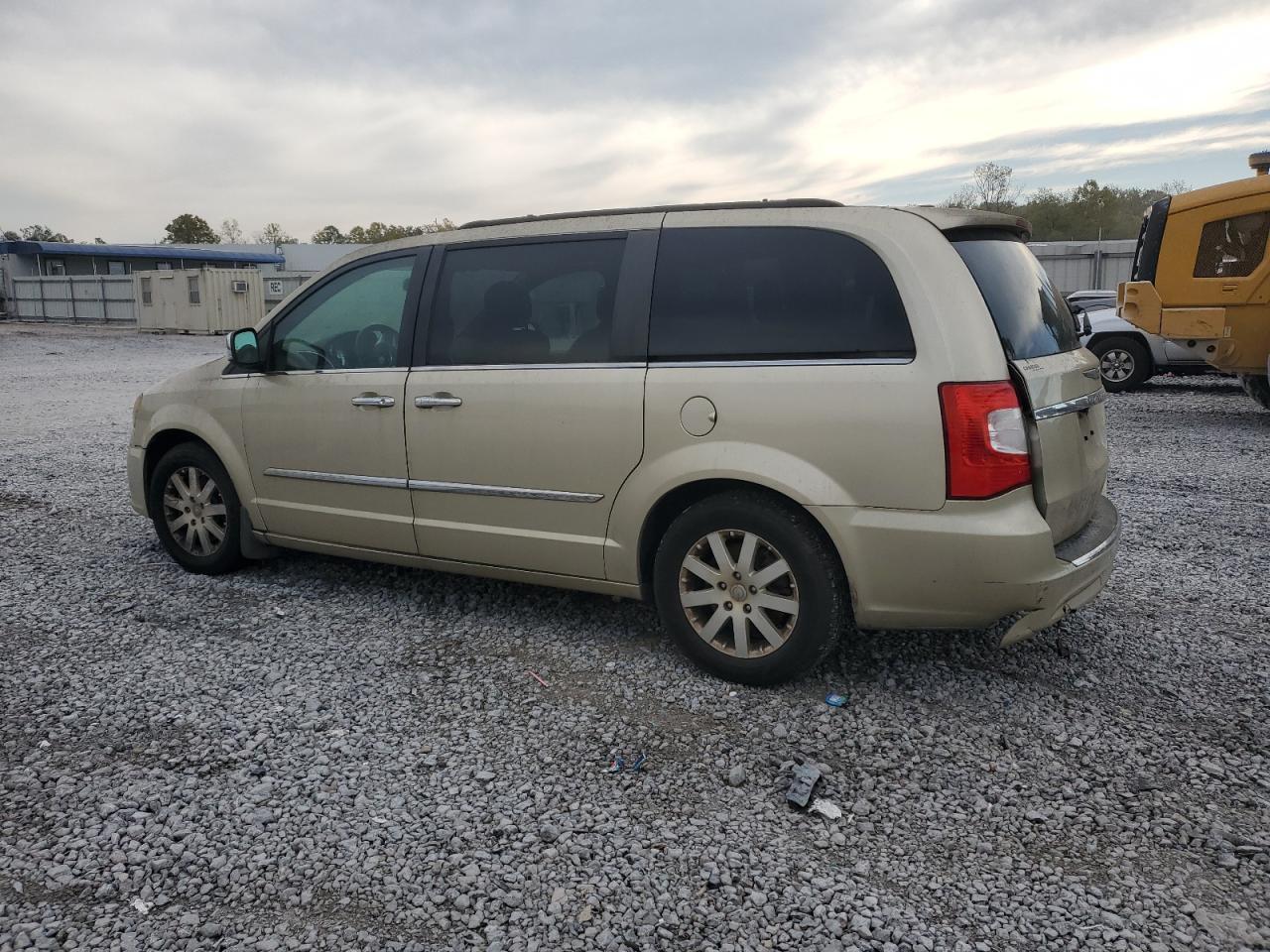 2012 Chrysler Town & Country Touring L - Image 2
