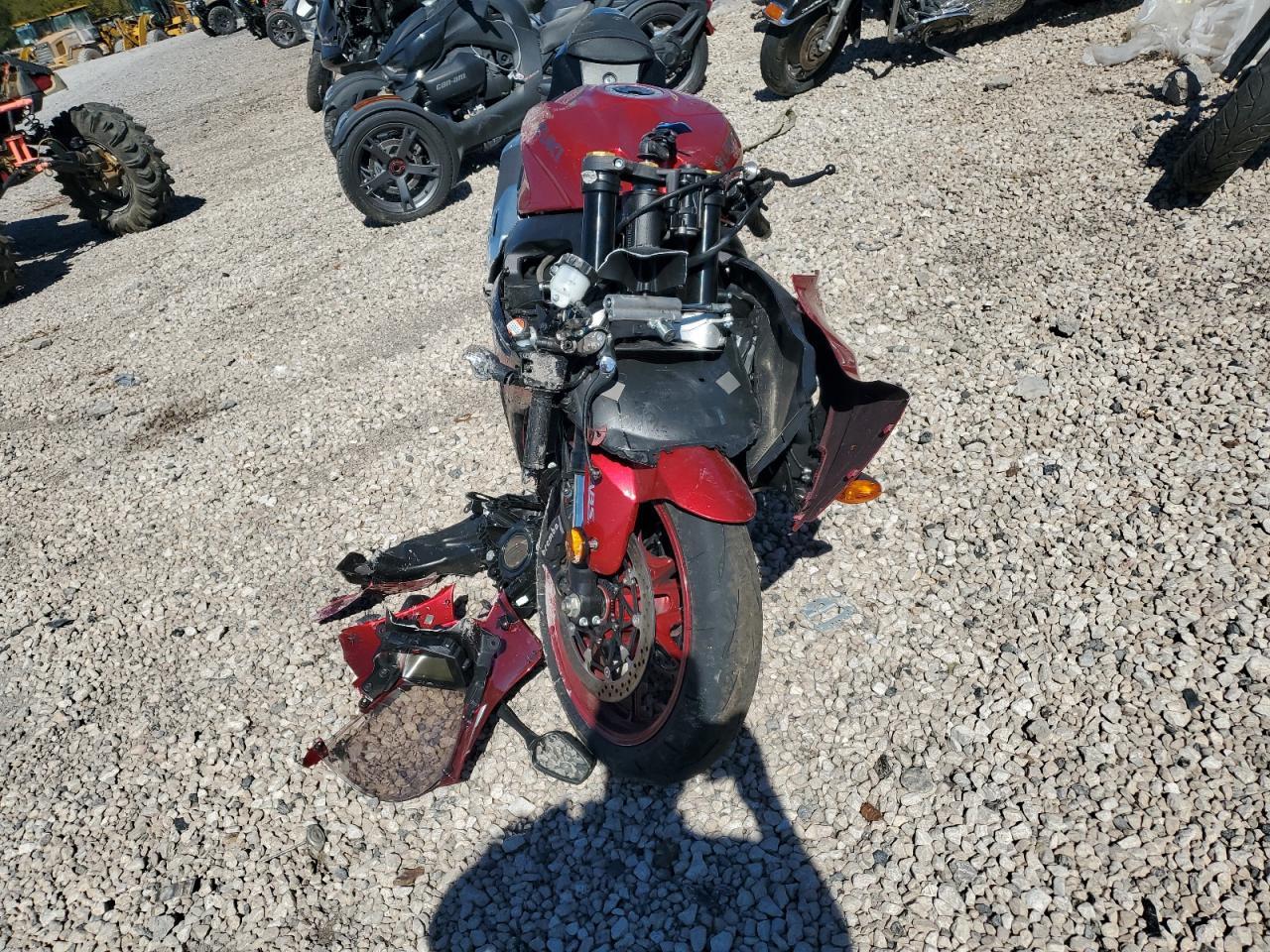 2025 Suzuki Gsx-R1000 - Image 2