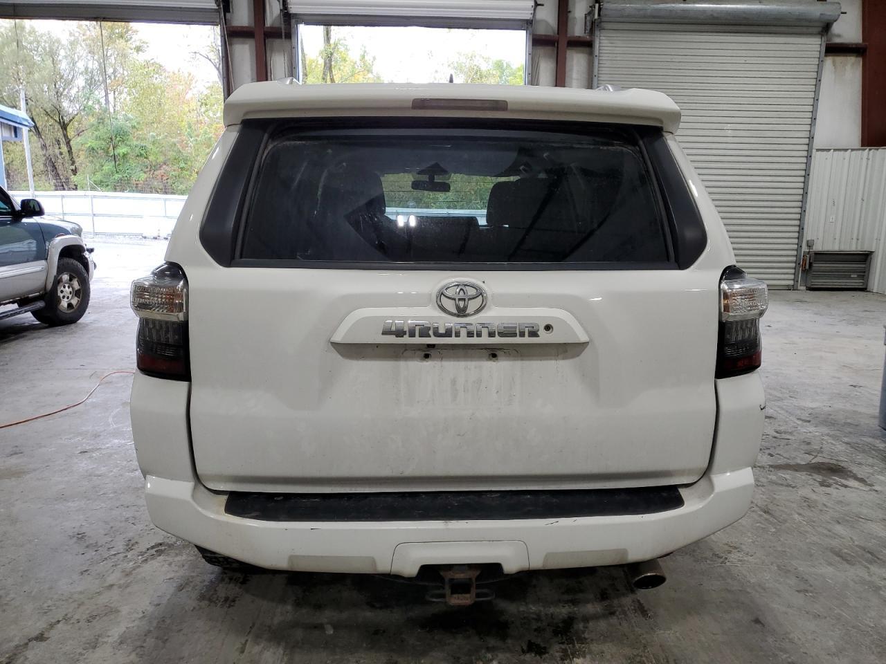 2018 Toyota 4Runner Sr5/Sr5 Premium - Фото 6