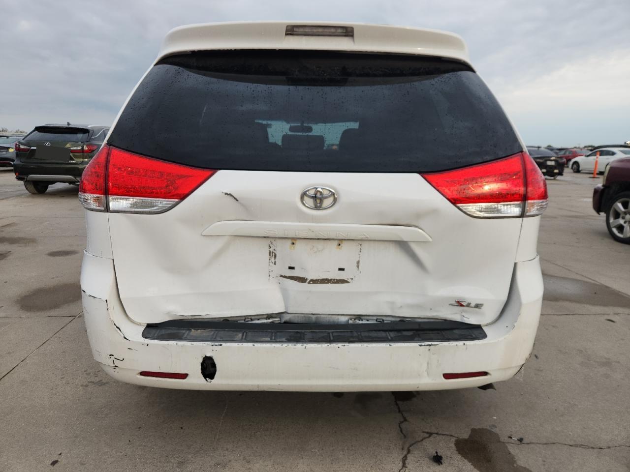 2013 Toyota Sienna Le - Фото 6