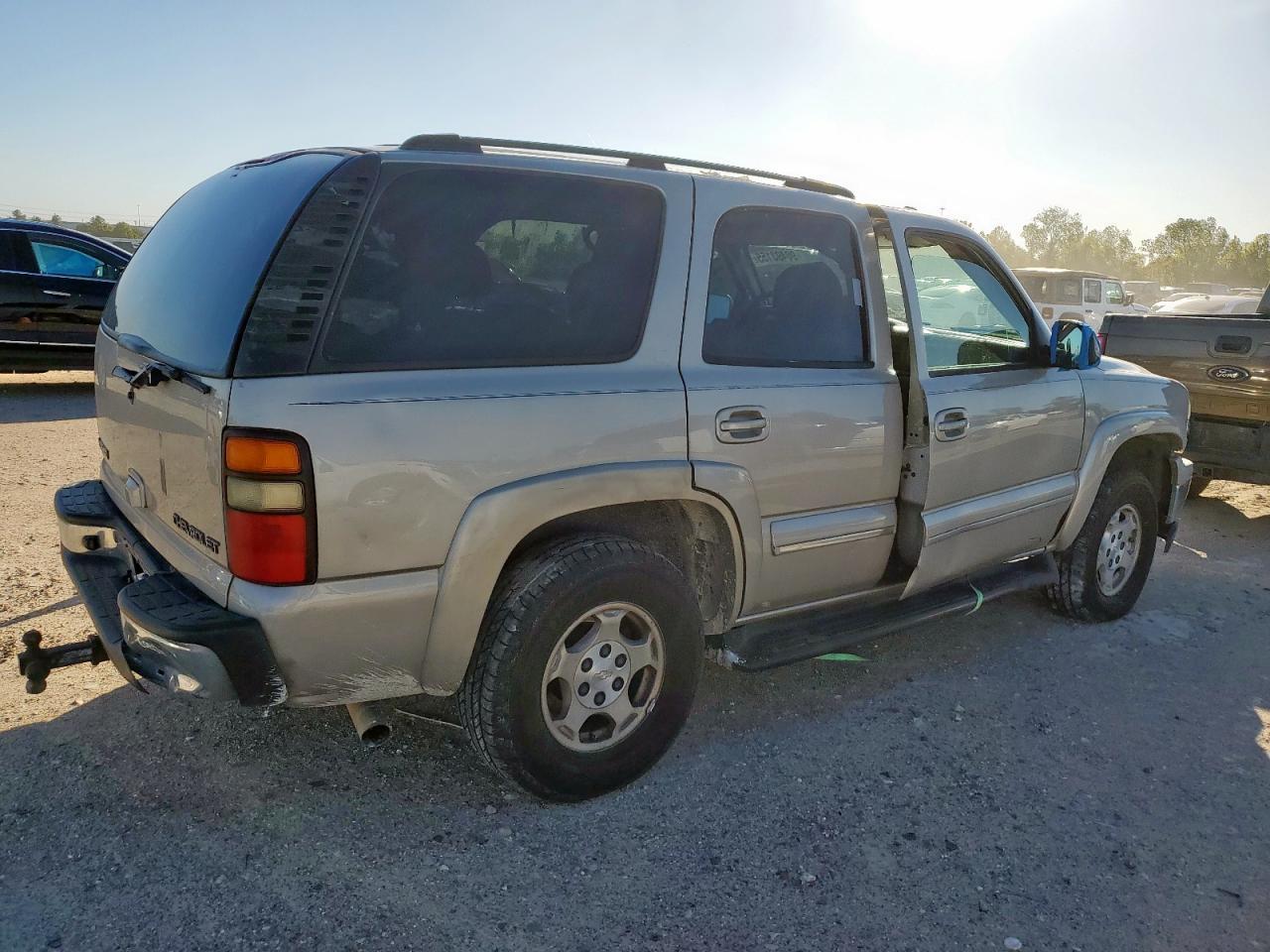 2004 Chev Tahoe - Image 3