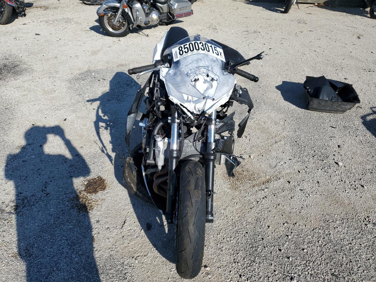2025 Kawasaki Ex650 R - Фото 2