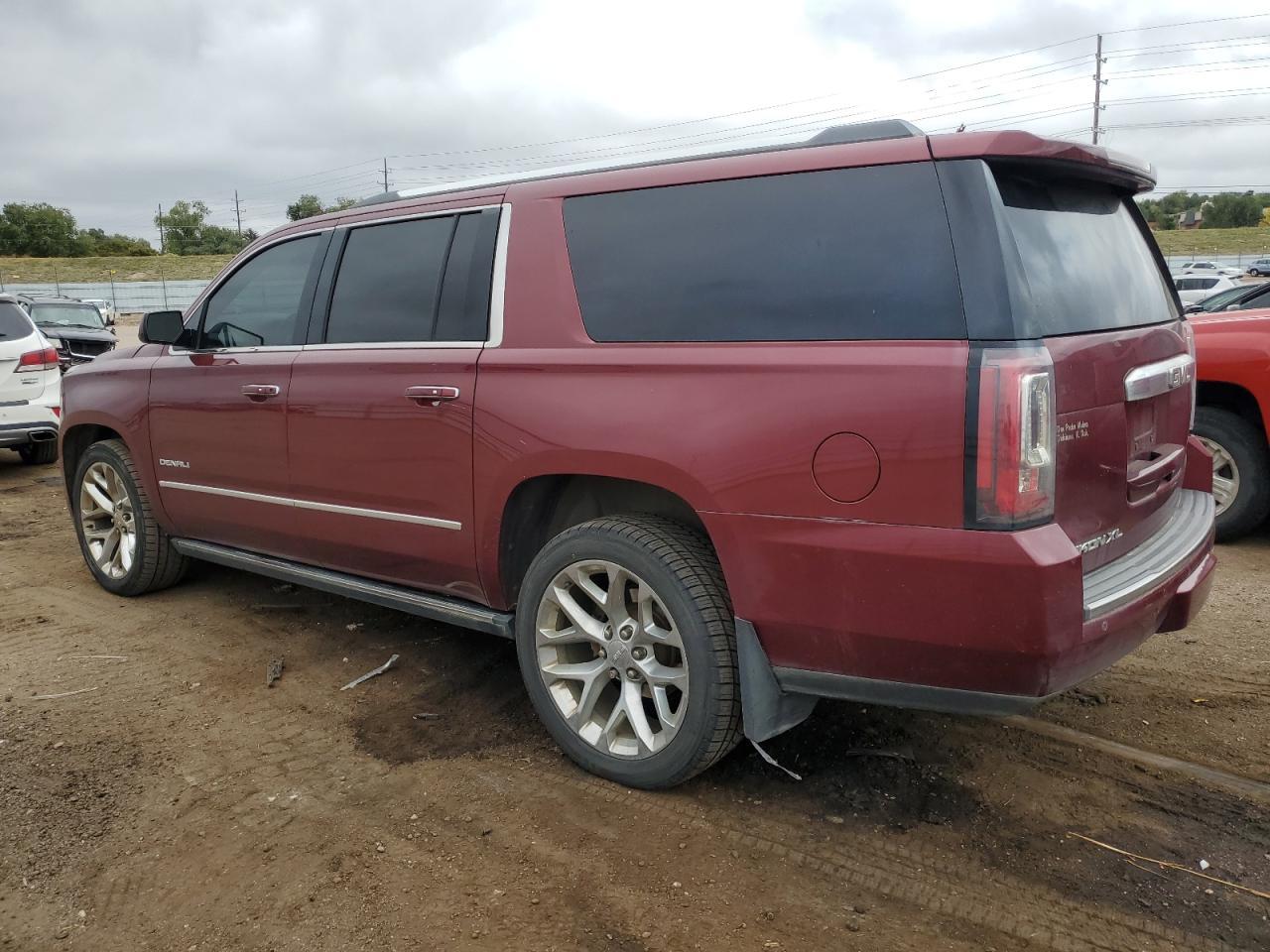 2017 GMC Yukon Xl Denali - Фото 2