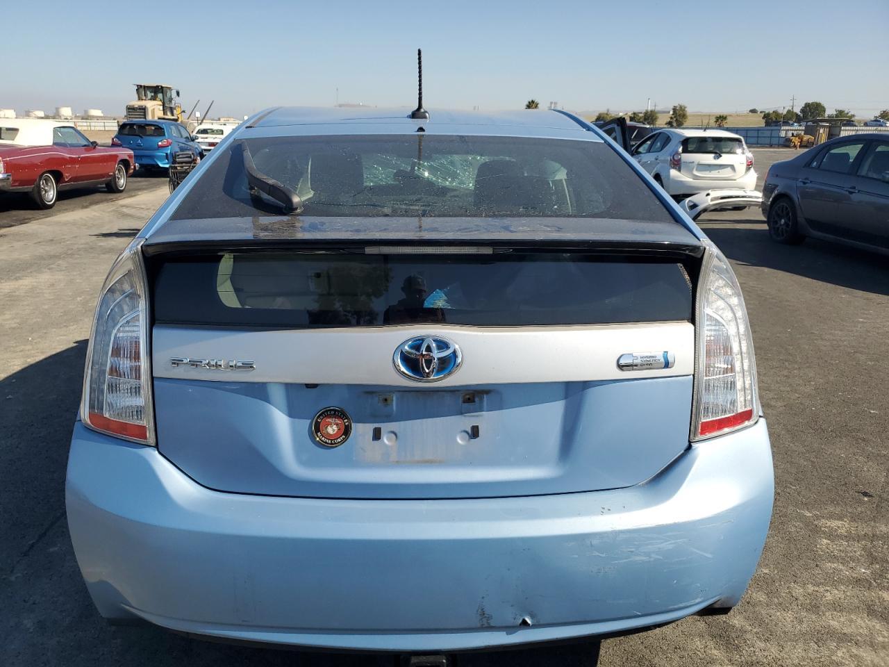 2013 Toyota Prius Plug-In - Image 6