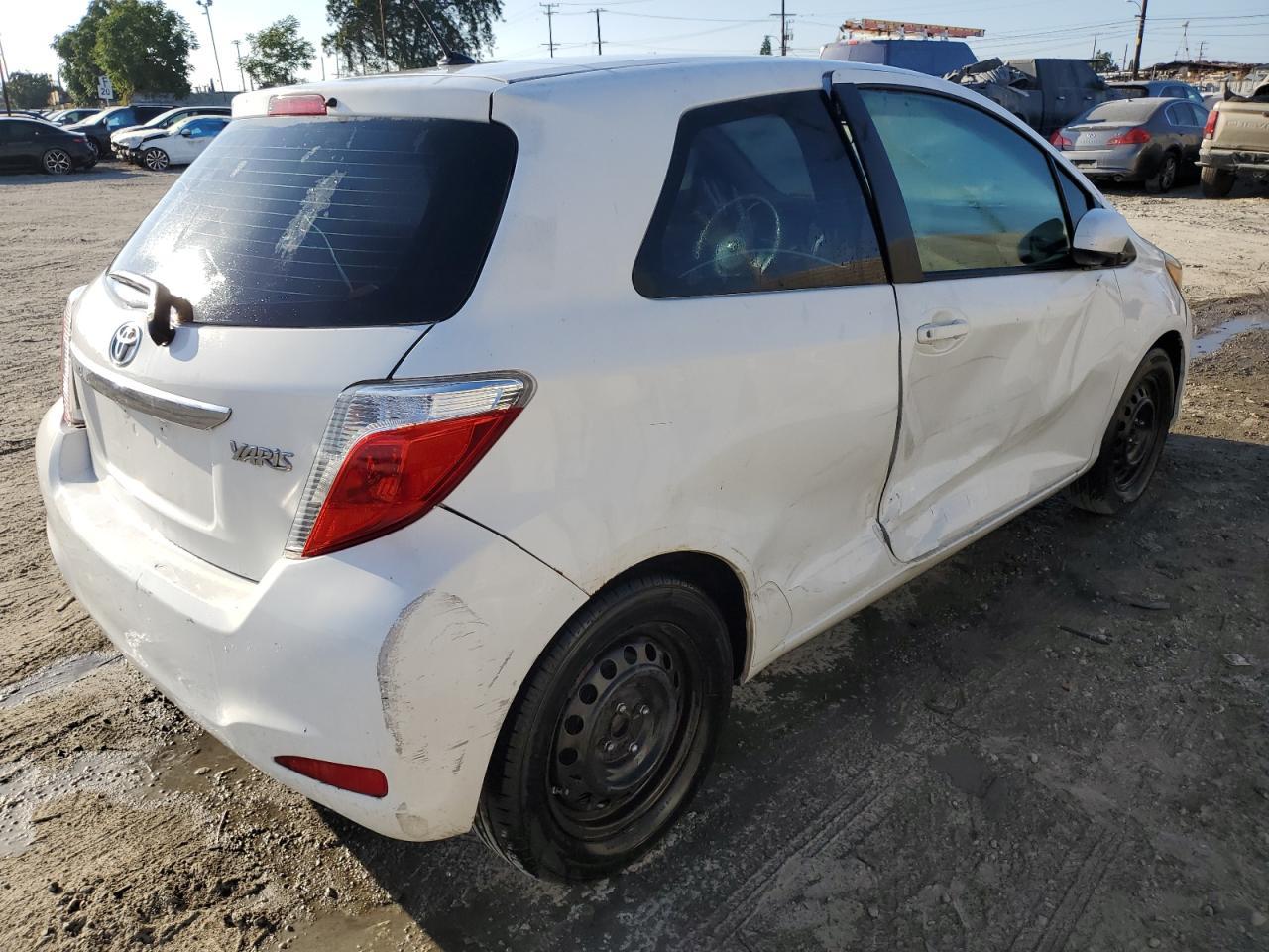 2012 Toyota Yaris - Image 3
