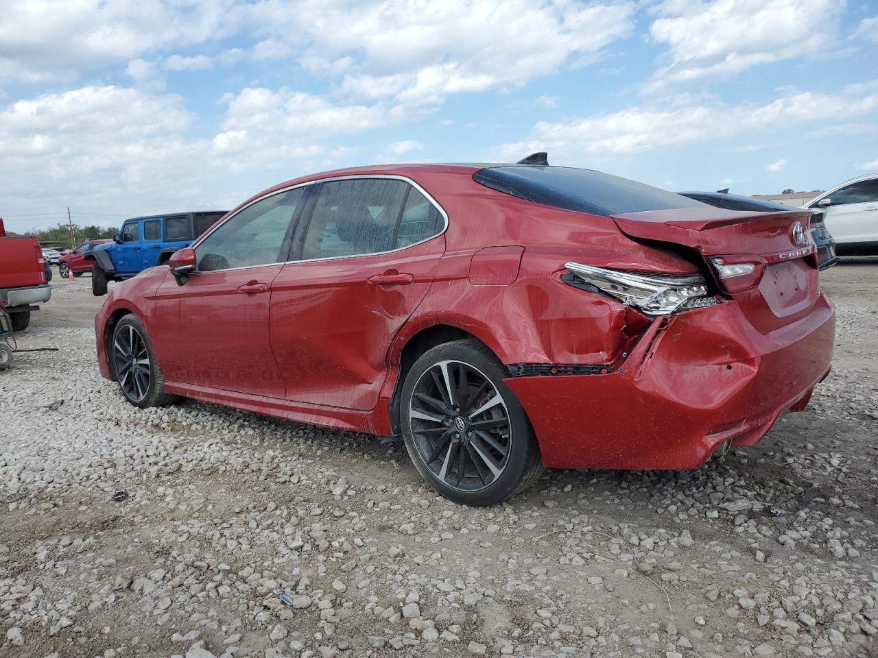 2019 Toyota Camry Xse - Фото 2