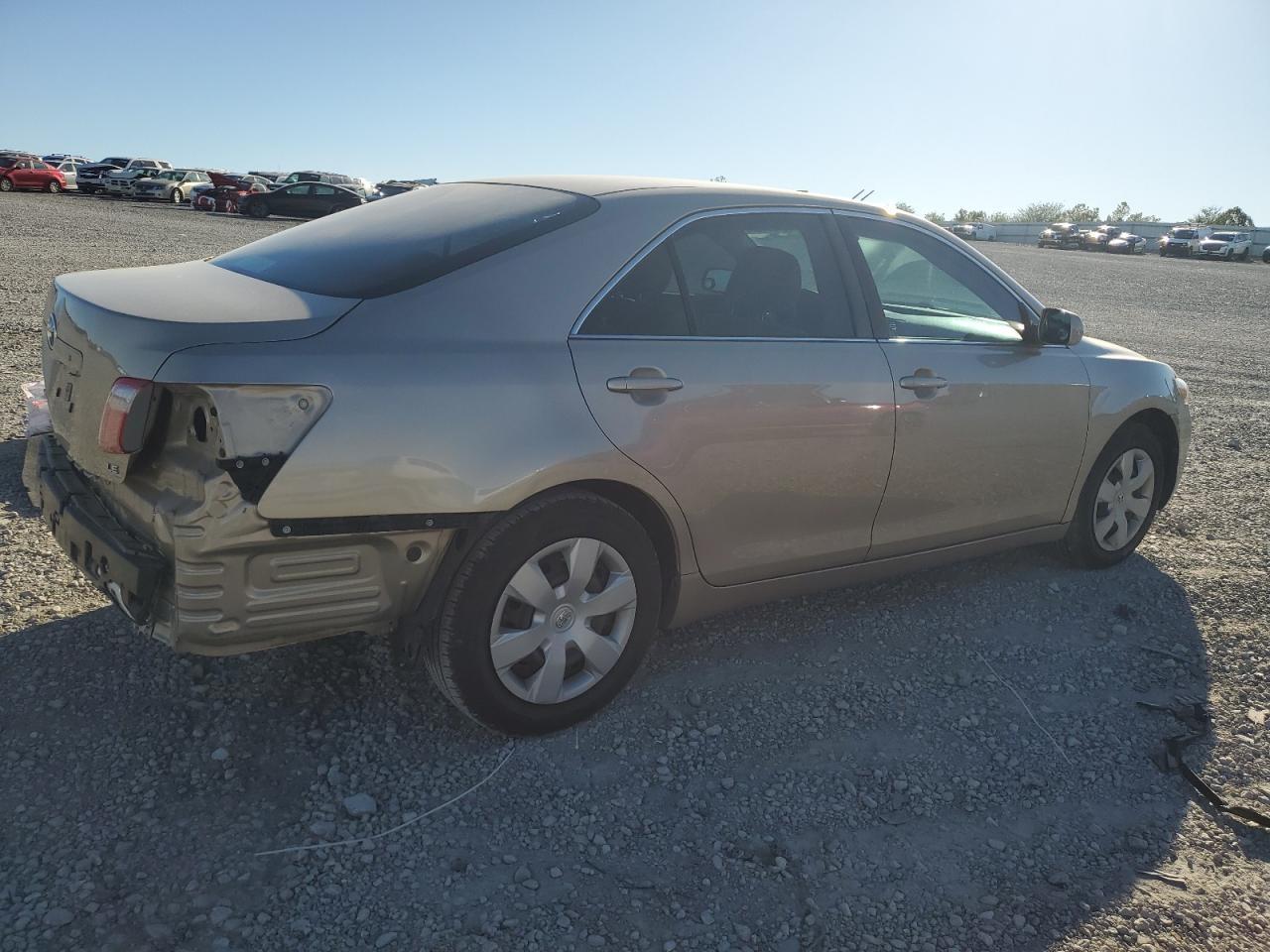 2008 Toyota Camry Le - Фото 3
