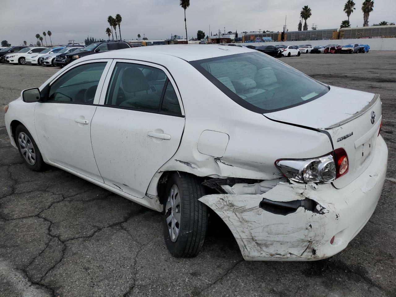 2010 Toyota Corolla Base - Фото 2