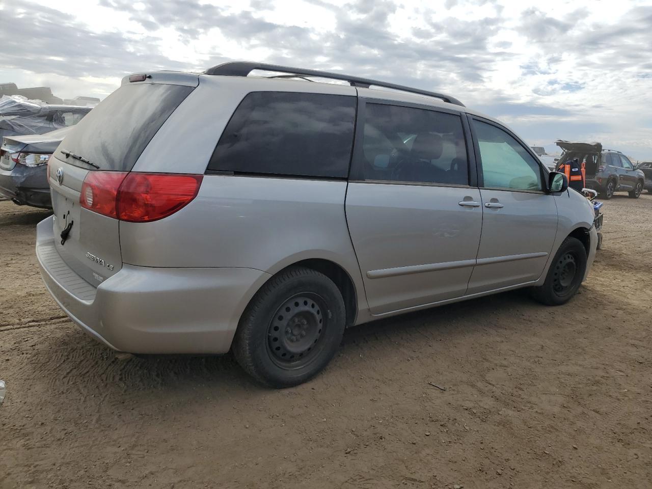 2008 Toyota Sienna Ce - Image 3