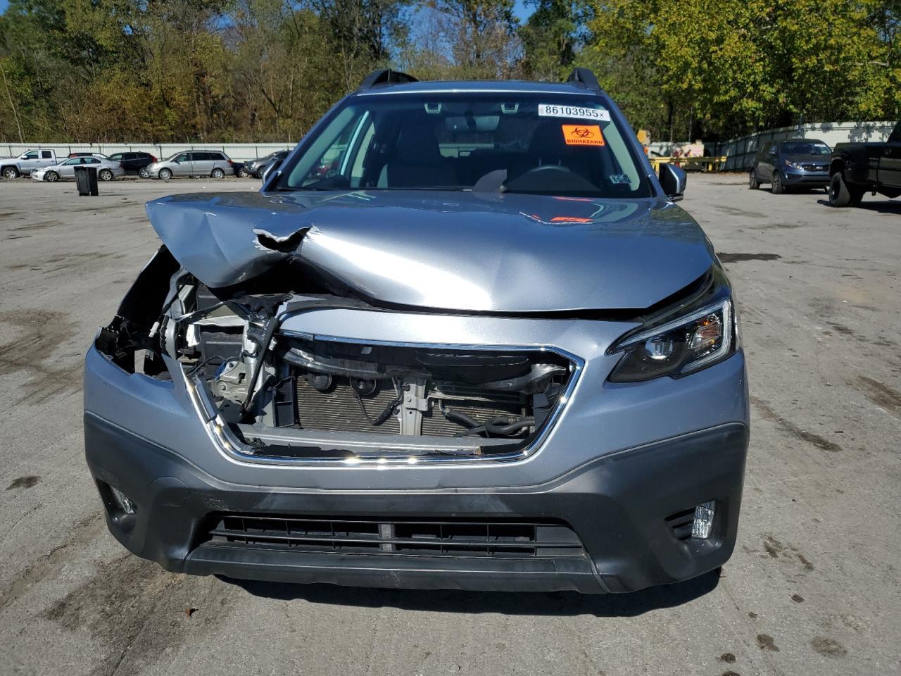 2020 Subaru Outback Premium - Image 5
