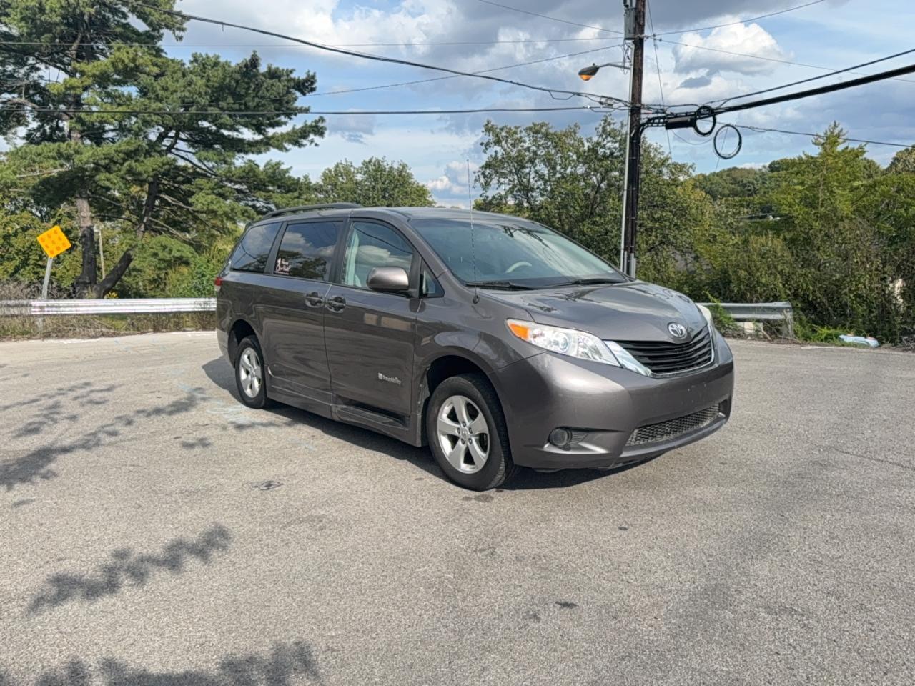 2013 Toyota Sienna Le