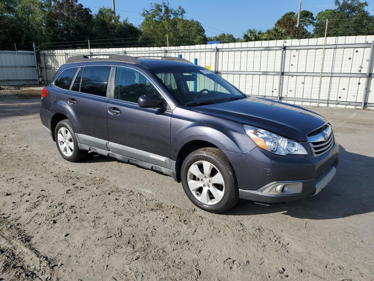 2011 Subaru Outback 2.5I Limited - Image 4