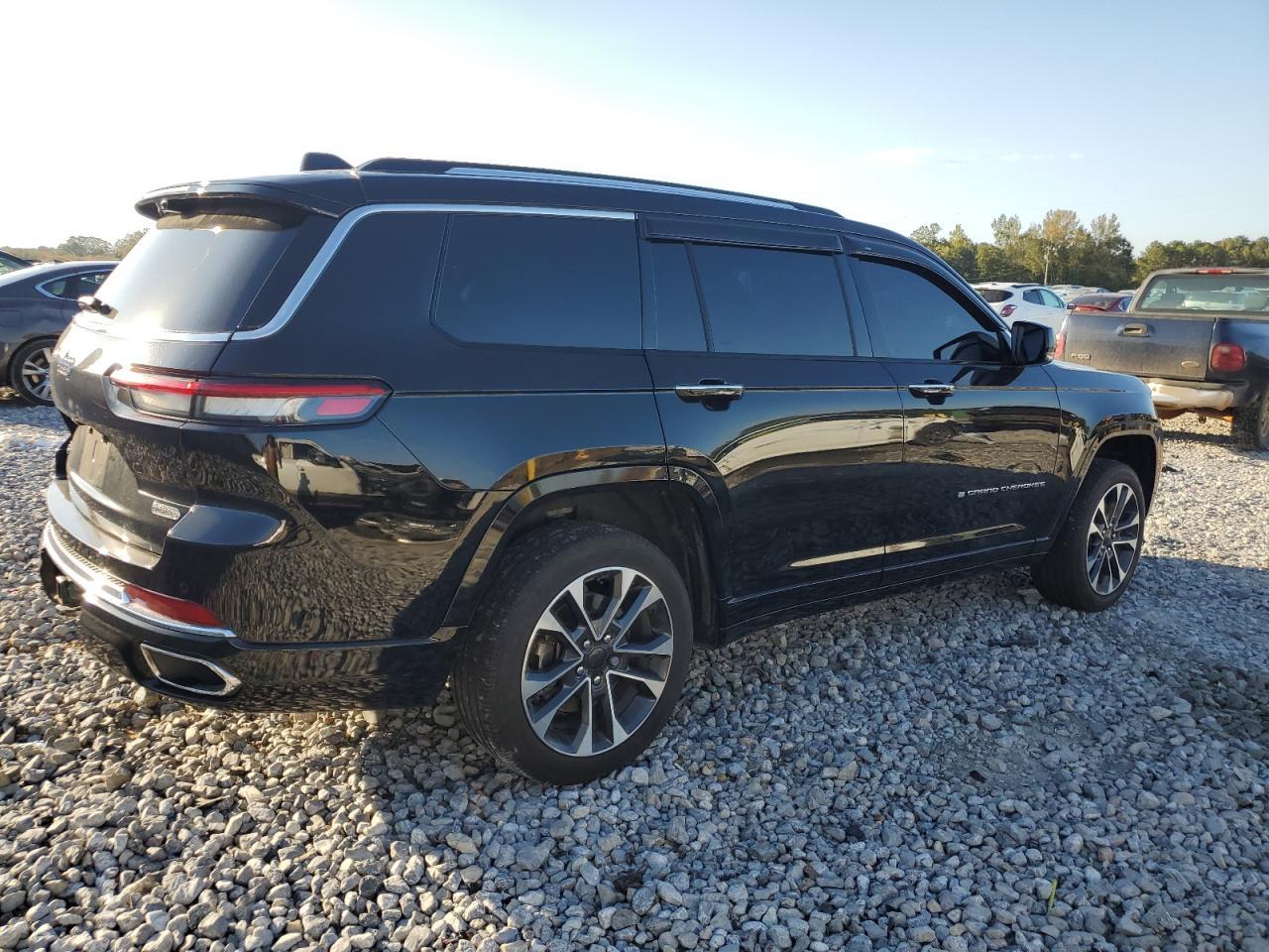 2021 Jeep Grand Cherokee L Overland - Image 3